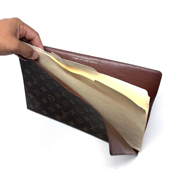 Louis Vuitton Offert Par Portfolio Clutch - Picture 16 of 16